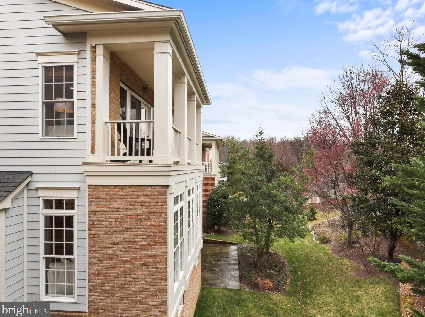 8895 Olive Mae Cir, Fairfax VA  22031-1479 exterior