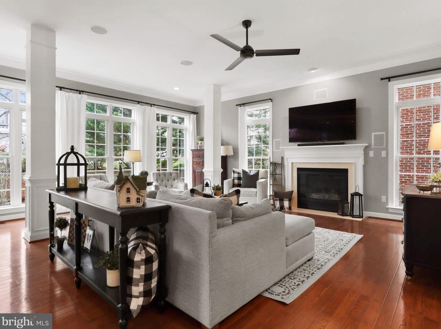 8895 Olive Mae Cir, Fairfax VA  22031-1479 exterior