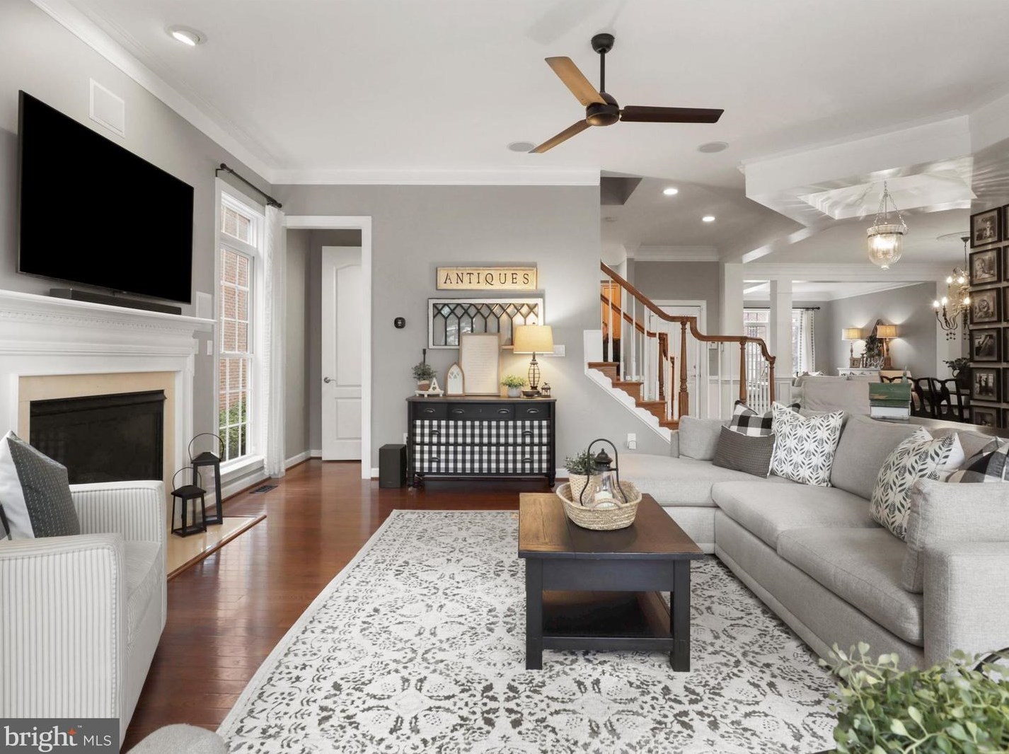 8895 Olive Mae Cir, Fairfax VA  22031-1479 exterior