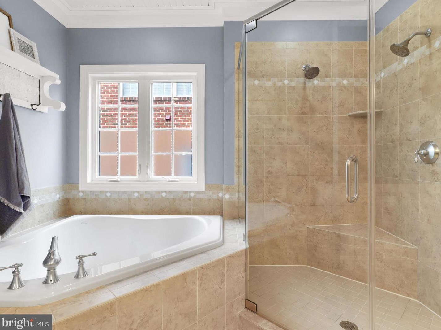 8895 Olive Mae Cir, Fairfax VA  22031-1479 exterior