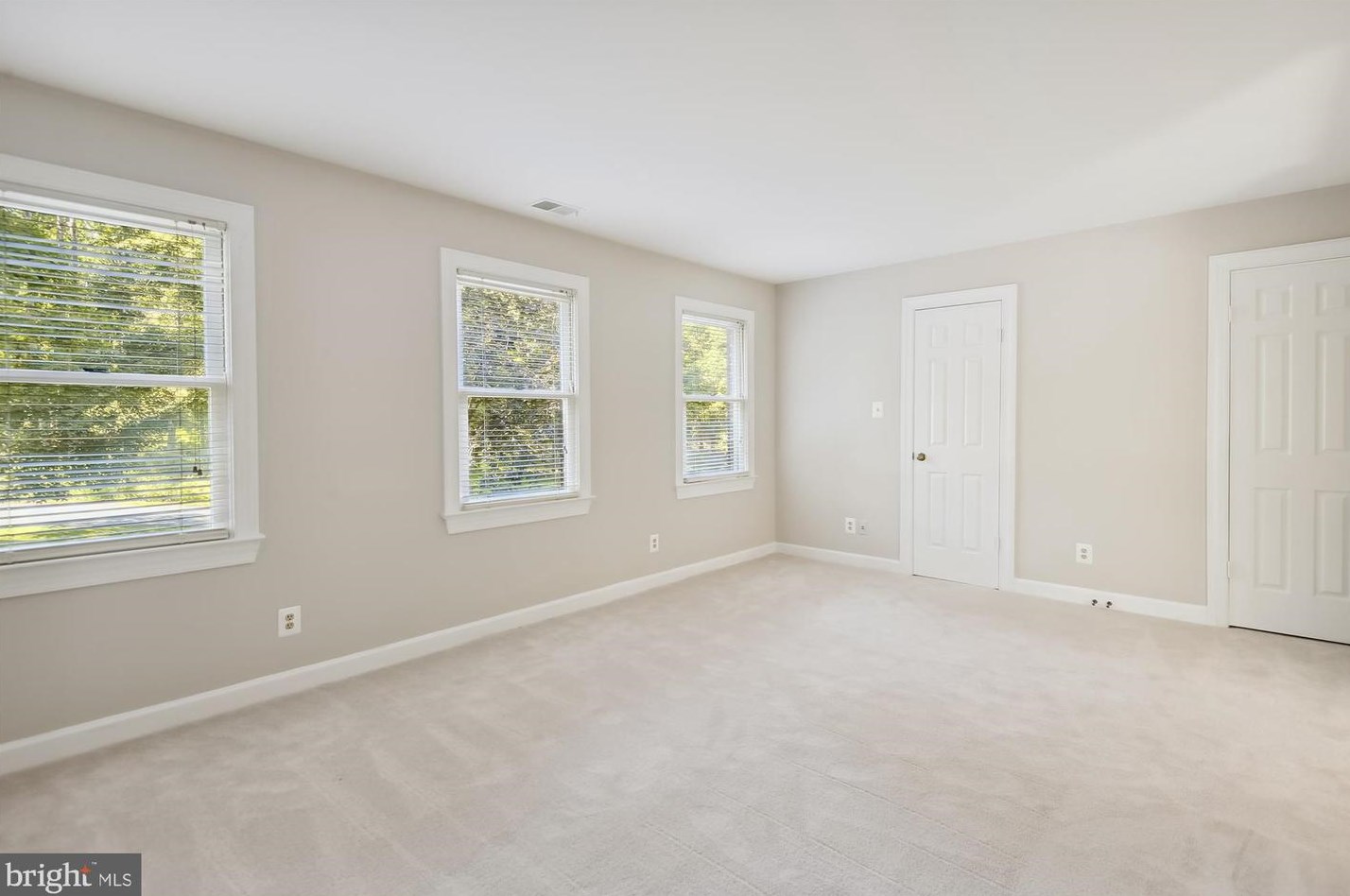 10125 Wendover Dr, Vienna VA  22181-2958 exterior