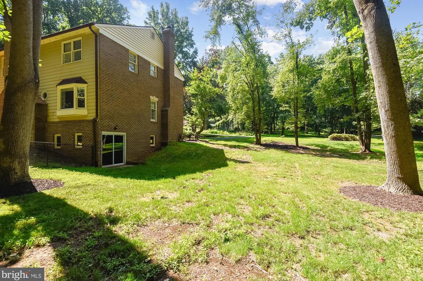 10125 Wendover Dr, Vienna VA  22181-2958 exterior