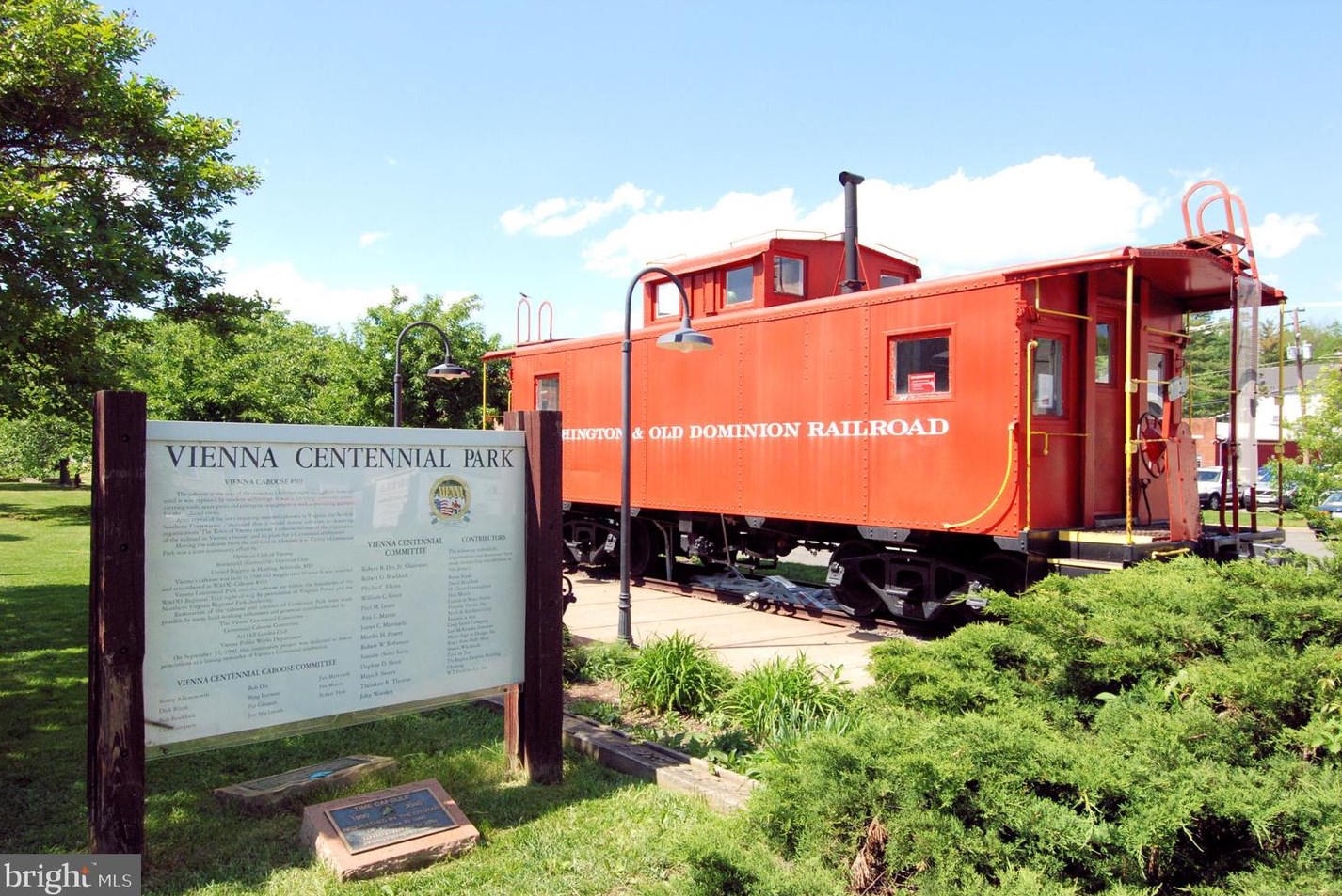 10125 Wendover Dr, Vienna VA  22181-2958 exterior