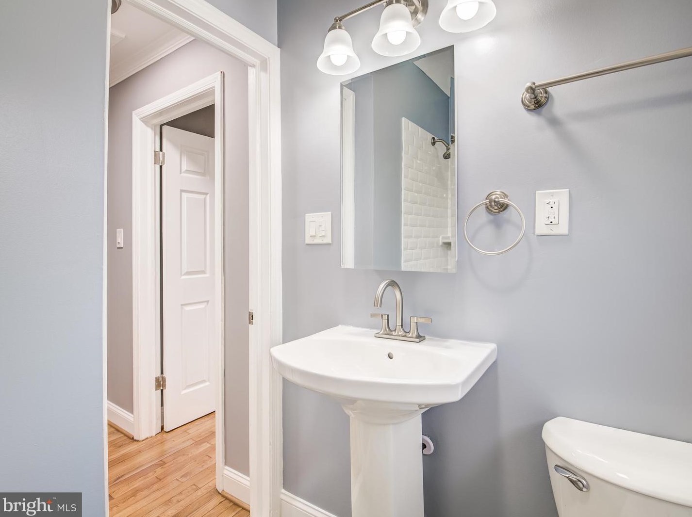 8007 Martha Washington St, Alexandria VA  22309-1350 exterior