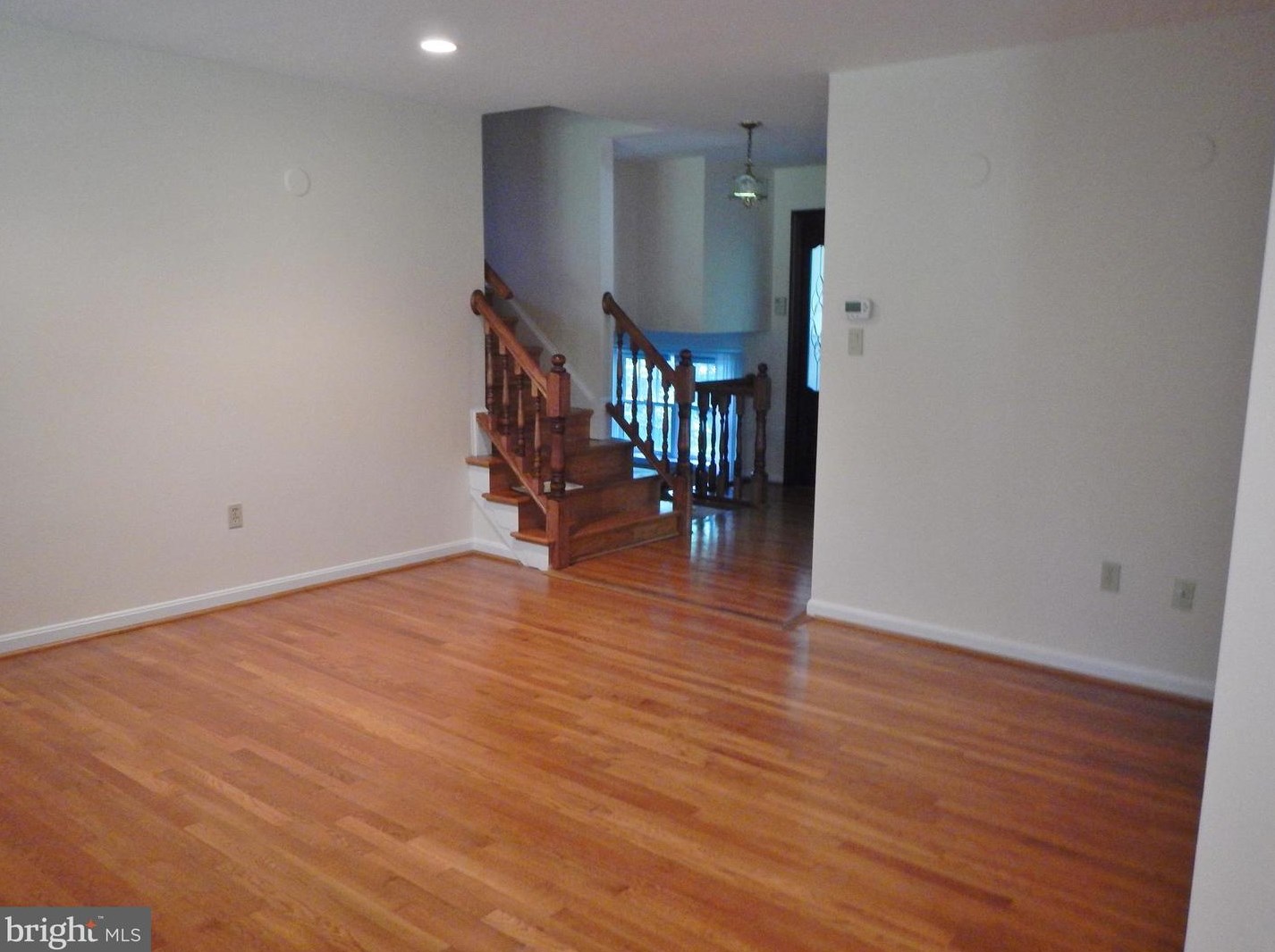 352 Ayr Hill Ave, Vienna VA  22180-4725 exterior