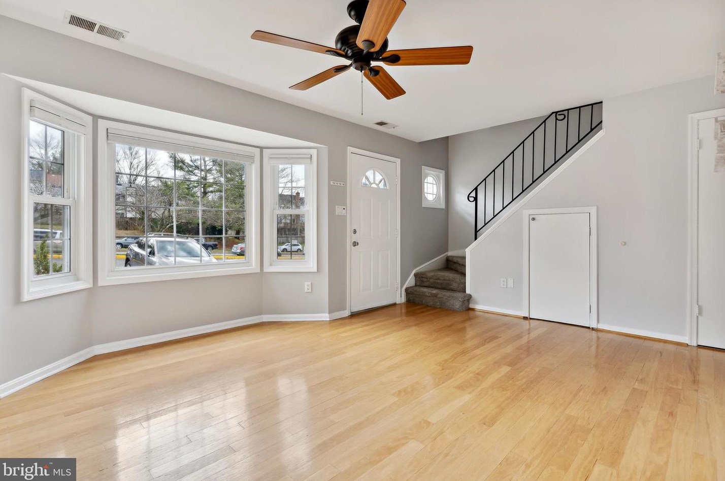 6112 Hillside Rd, Springfield VA  22152-1435 exterior