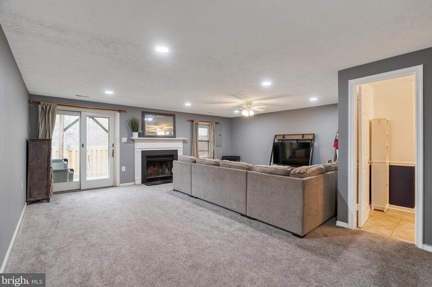 14577 Creek Branch Ct, Centreville VA  20120-1384 exterior