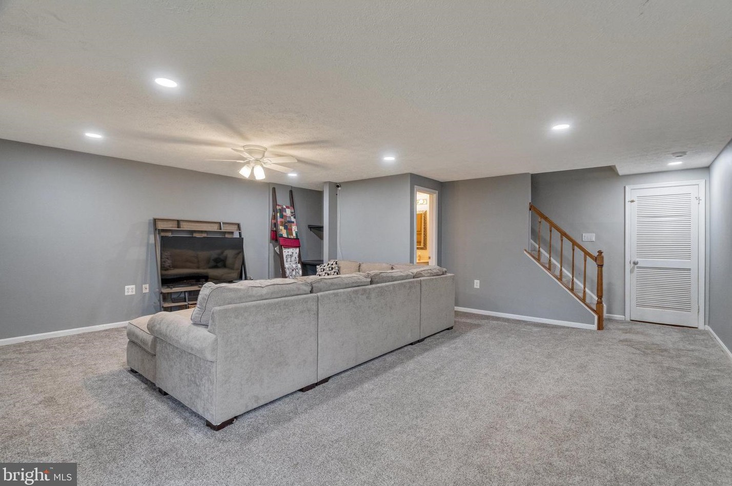 14577 Creek Branch Ct, Centreville VA  20120-1384 exterior