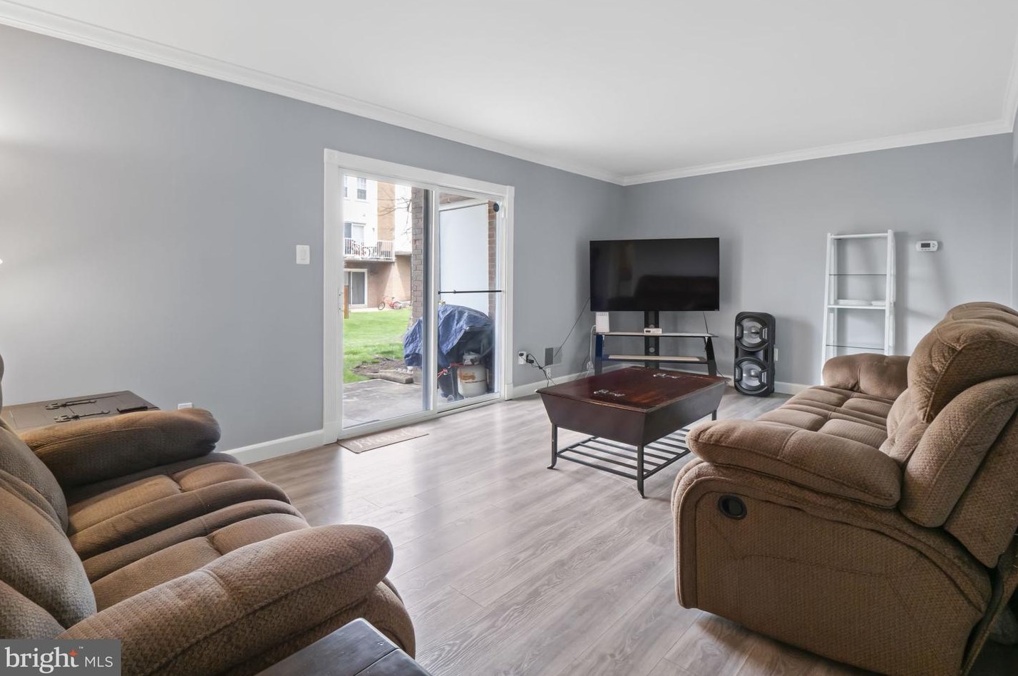 14470 Rustling Leaves Ln, Centreville VA  20121-2230 exterior