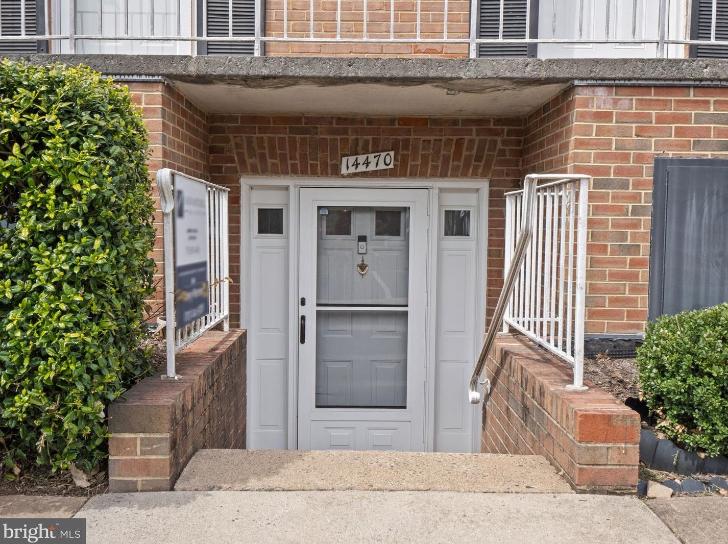 14470 Rustling Leaves Ln, Centreville VA  20121-2230 exterior