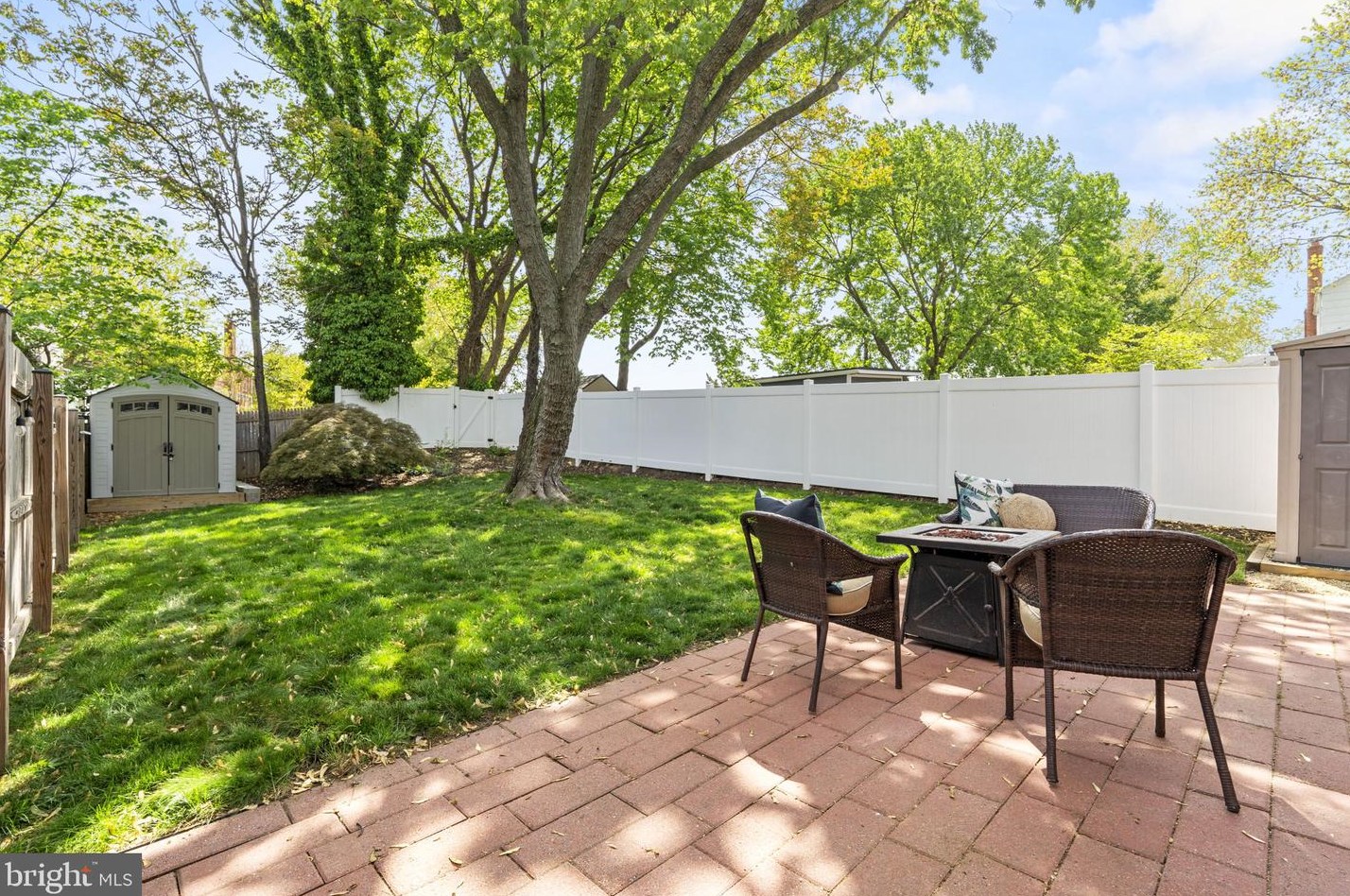 5847 Monticello Rd, Alexandria VA  22303-1301 exterior