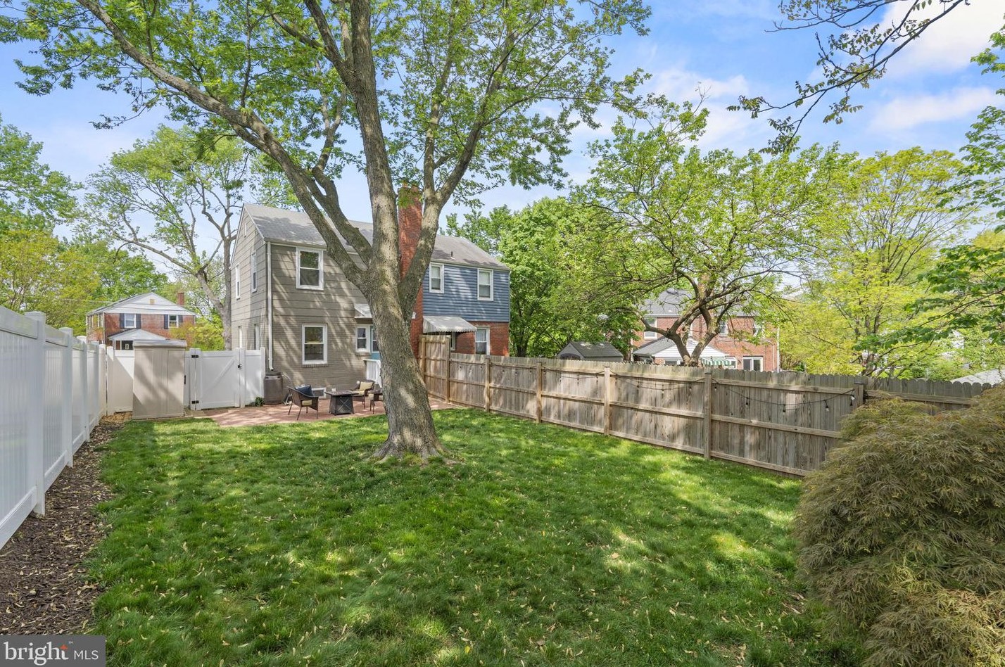 5847 Monticello Rd, Alexandria VA  22303-1301 exterior