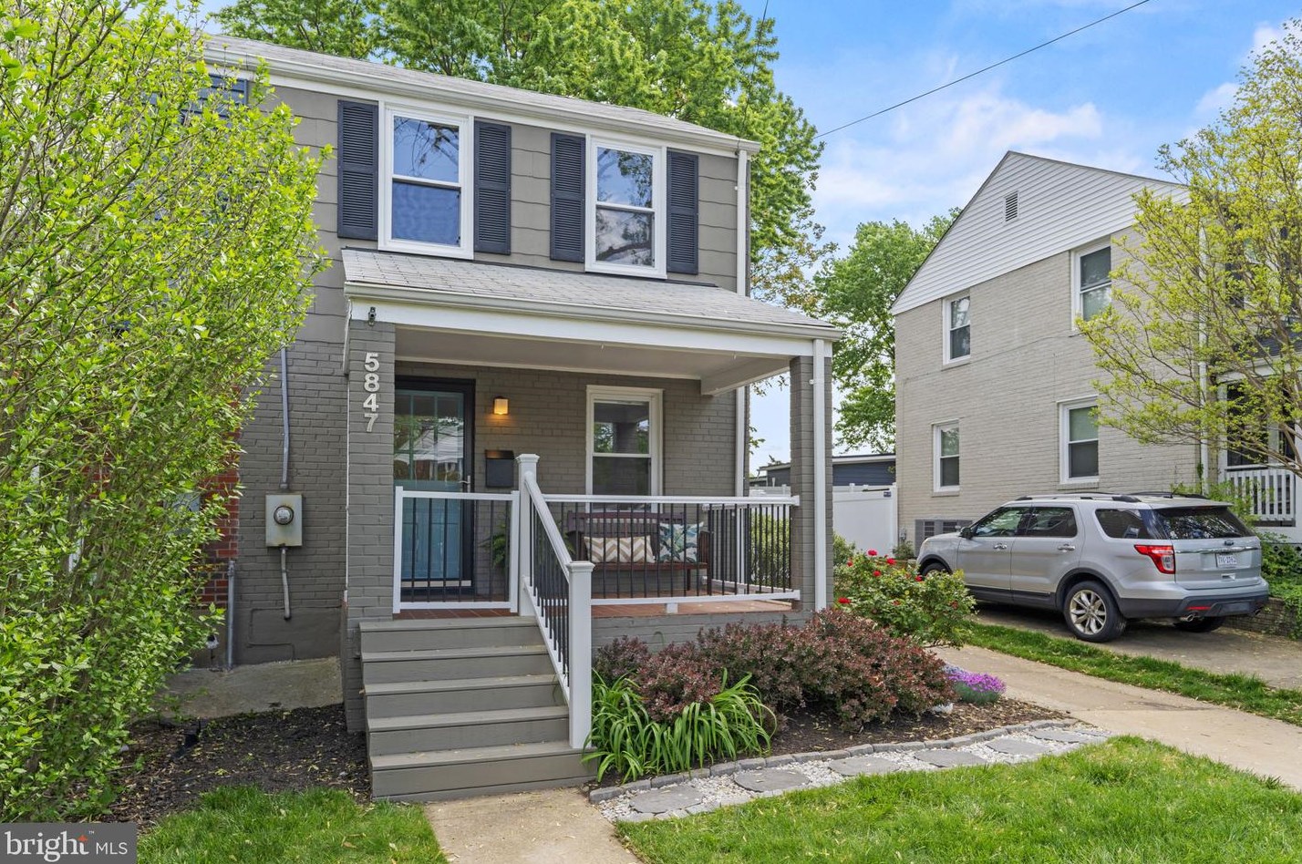 5847 Monticello Rd, Alexandria VA  22303-1301 exterior