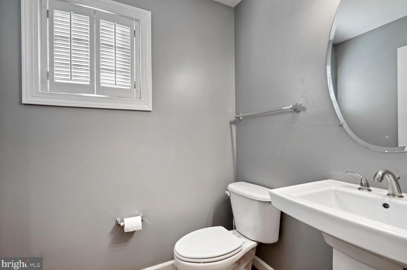 12812 Westbrook Dr, Fairfax VA  22030-8229 exterior