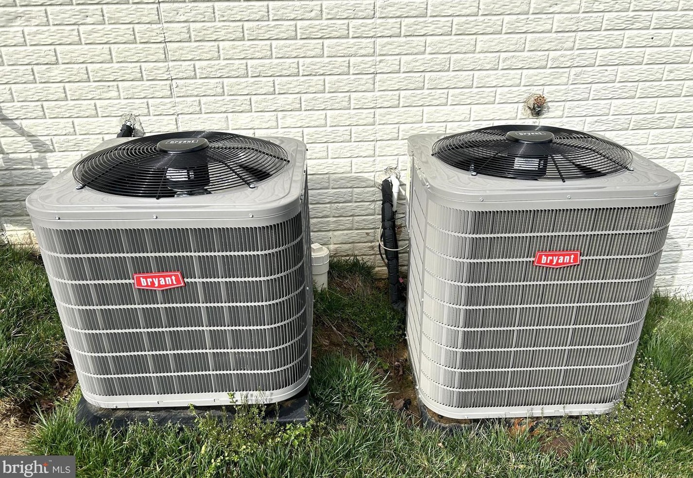 12812 Westbrook Dr, Fairfax VA  22030-8229 exterior