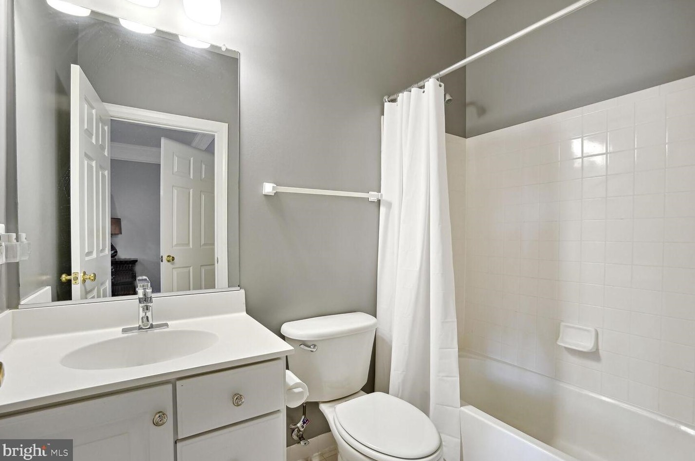 12812 Westbrook Dr, Fairfax VA  22030-8229 exterior