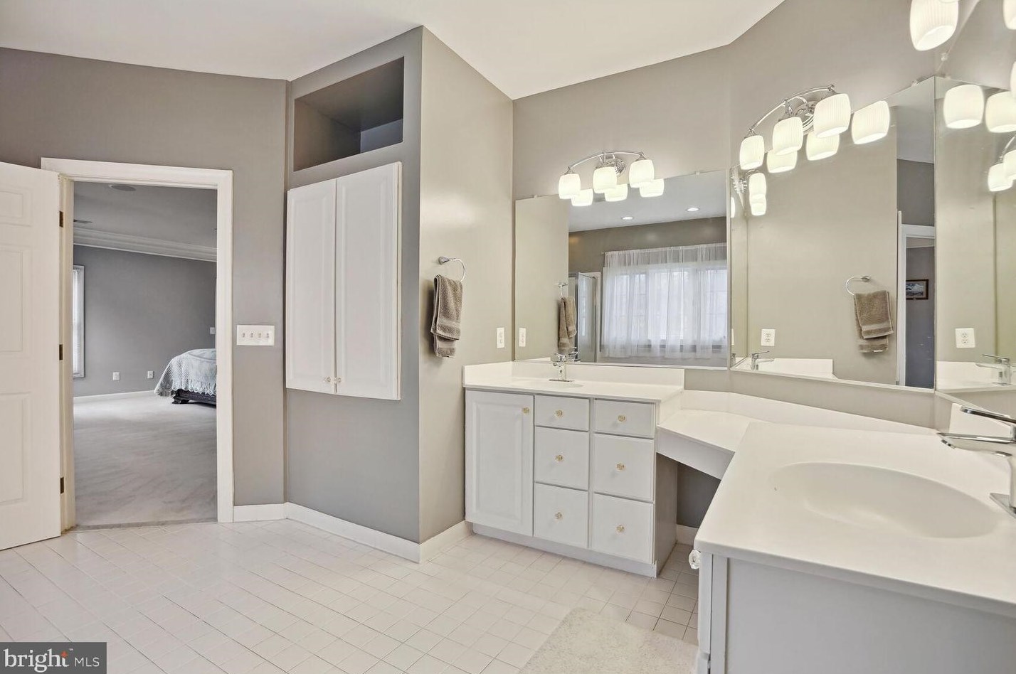 12812 Westbrook Dr, Fairfax VA  22030-8229 exterior