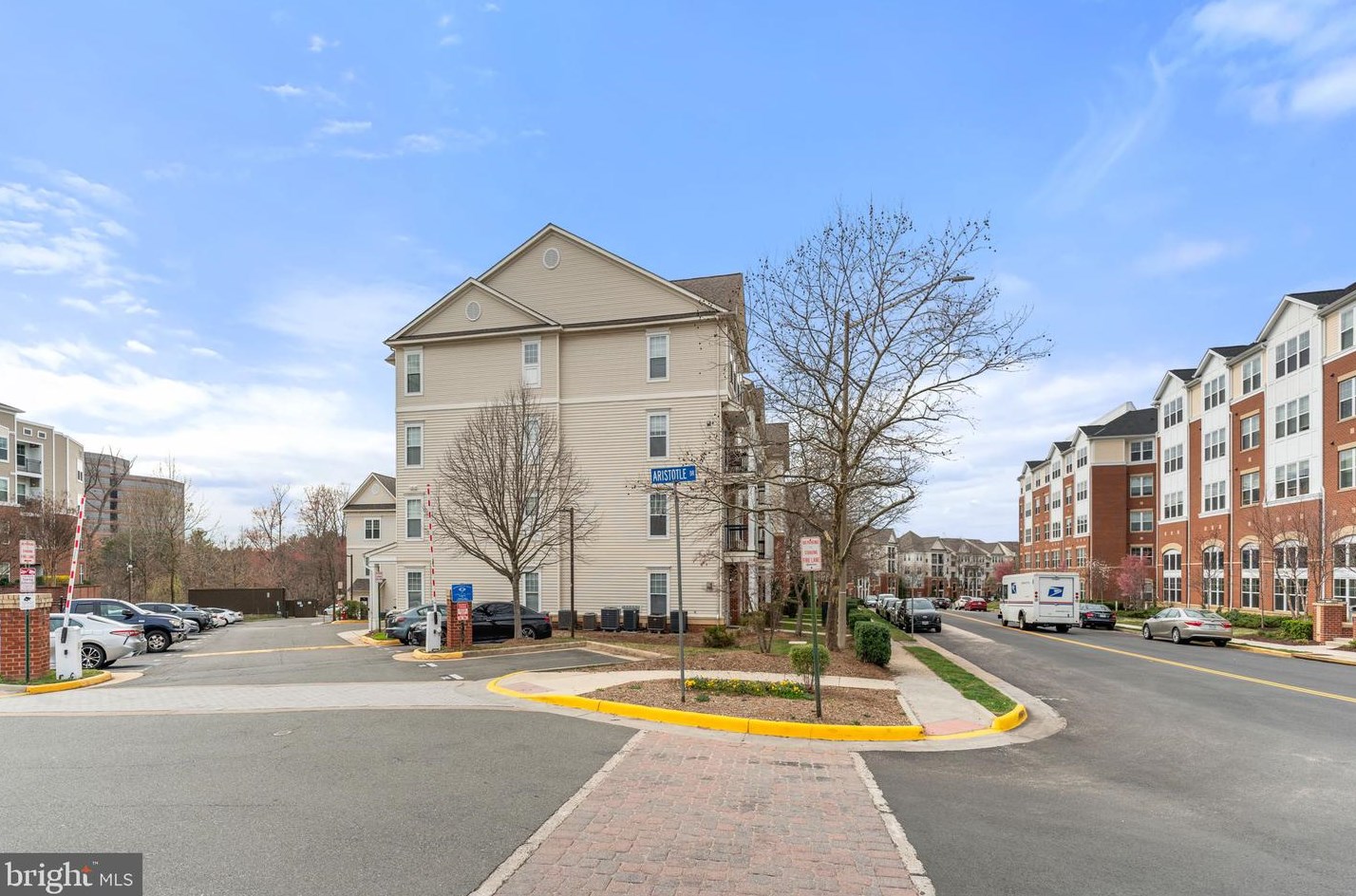 11395 Aristotle Dr, Fairfax VA  22030-0951 exterior
