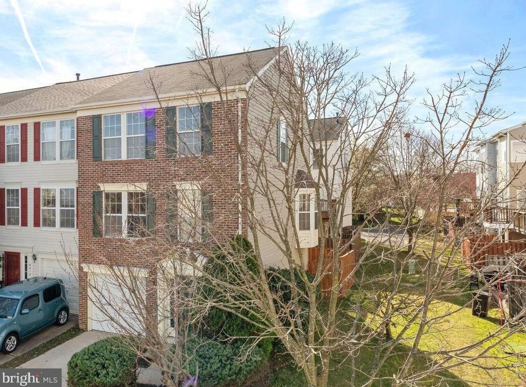 6410 Katherine Ann Ln, Springfield VA  22150-7834 exterior