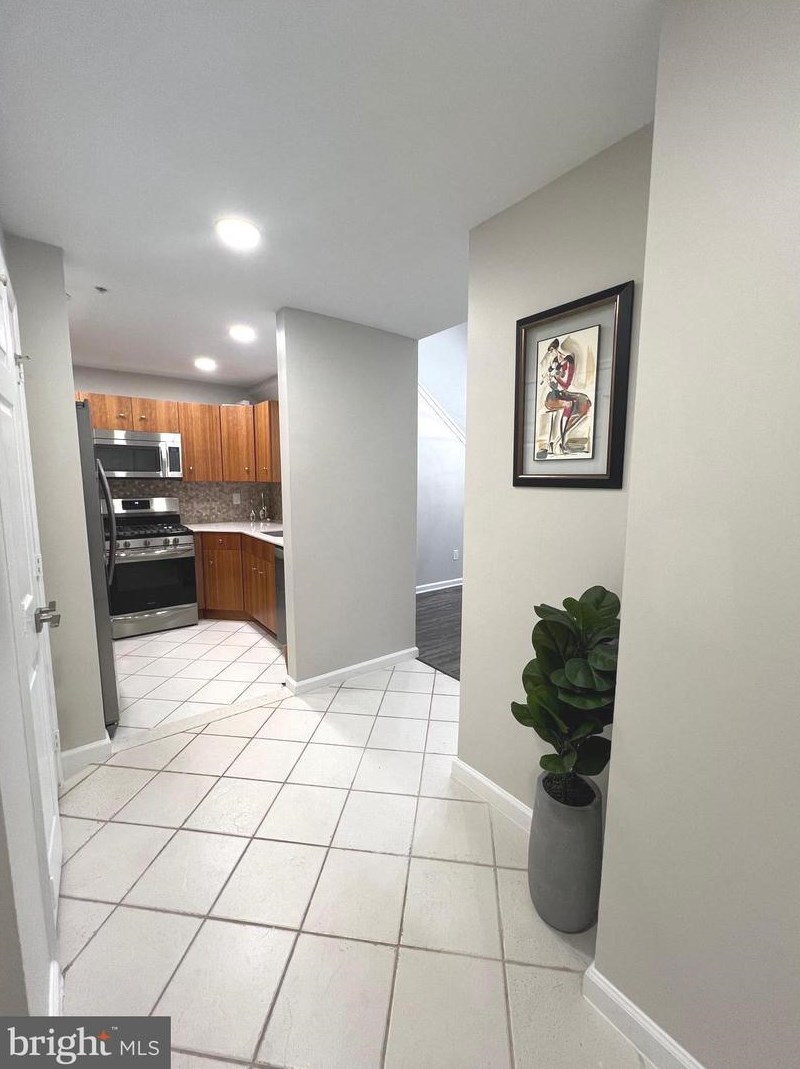 12020 Taliesin Pl Apt 34, Herndon, VA 20190