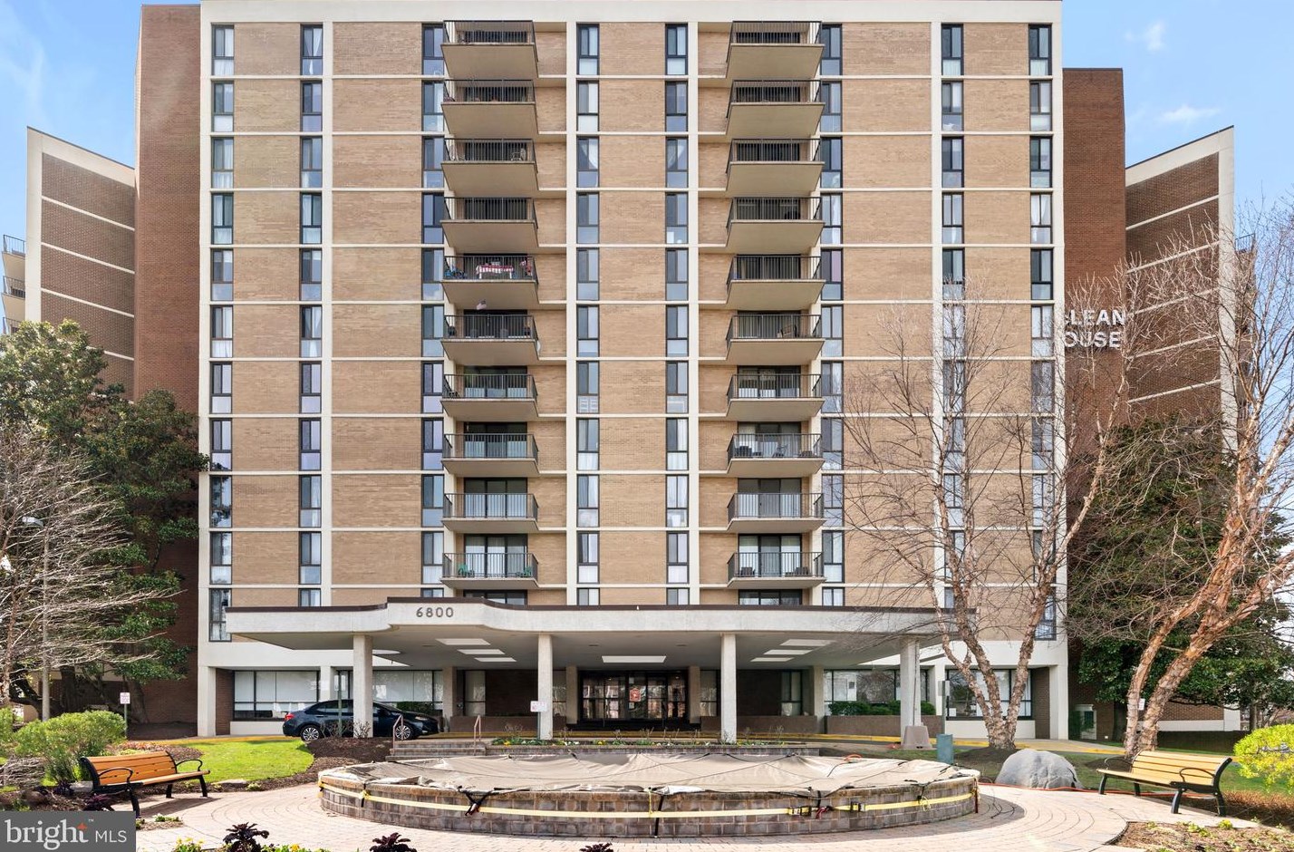 6800 Fleetwood Rd, Mc Lean VA  22101-3604 exterior