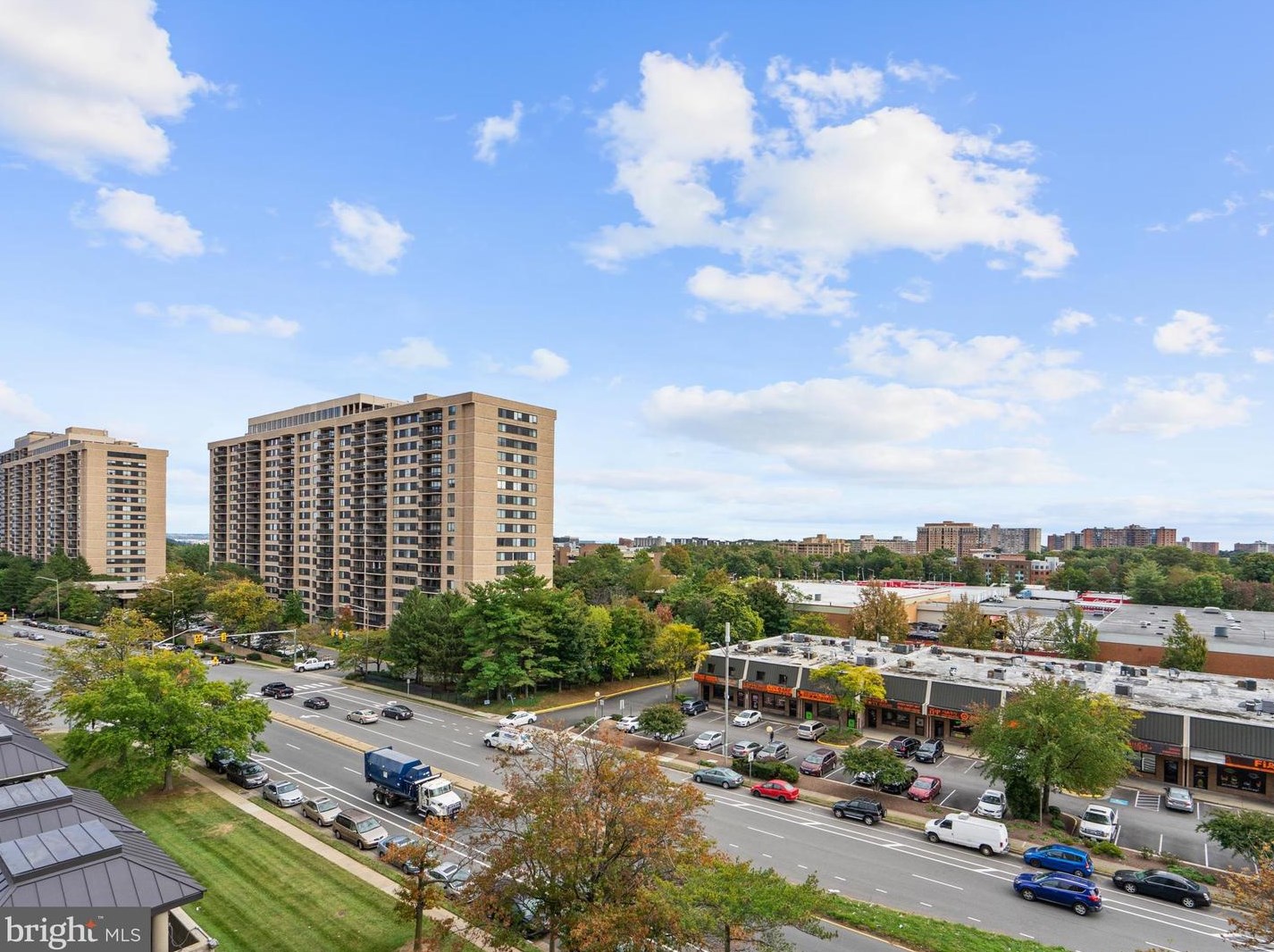 5501 Seminary Rd, Falls Church VA  22041-3901 exterior