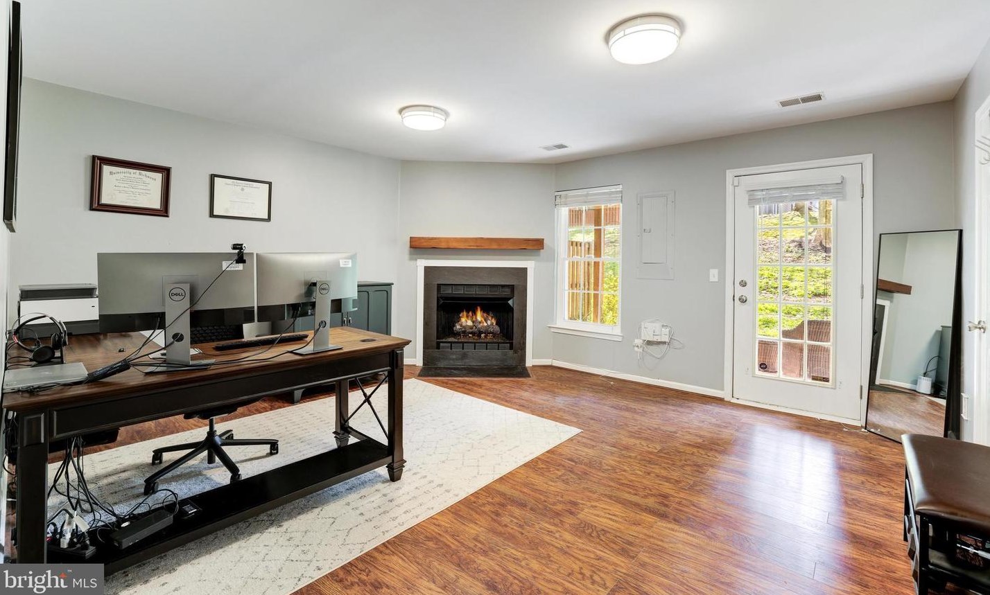 11411 Sunflower Ln, Fairfax VA  22030-6031 exterior