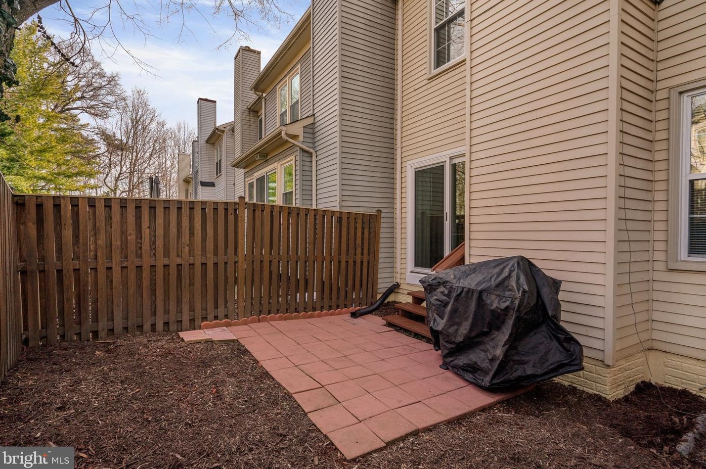 7710 Baird Ct, Lorton VA  22079-2100 exterior