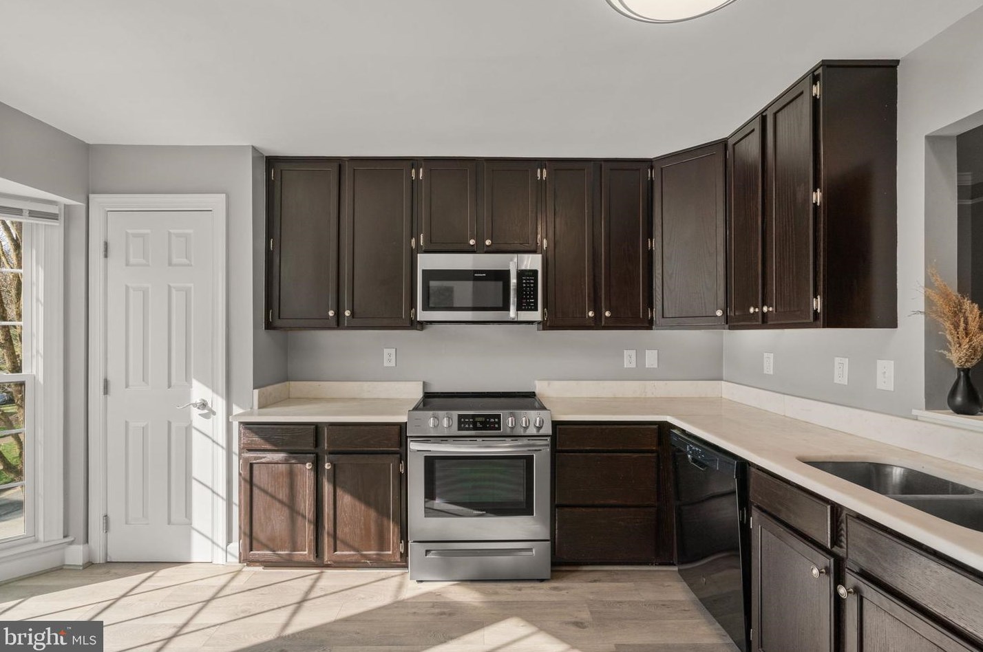 7710 Baird Ct, Lorton VA  22079-2100 exterior