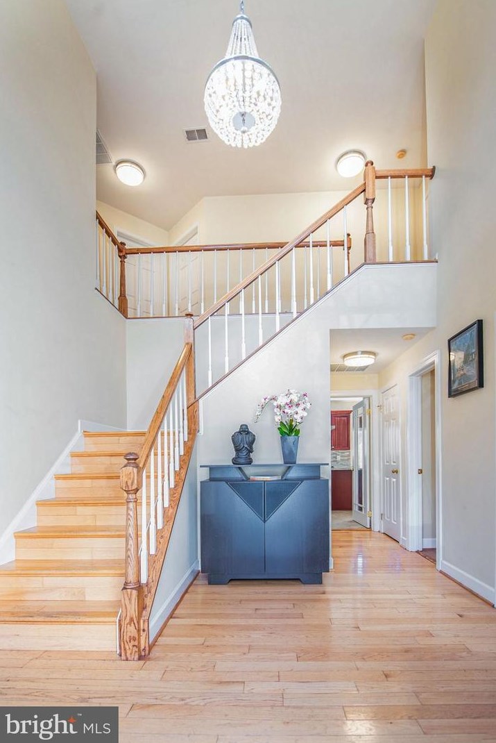 13189 Ashvale Dr, Fairfax VA  22033-1128 exterior