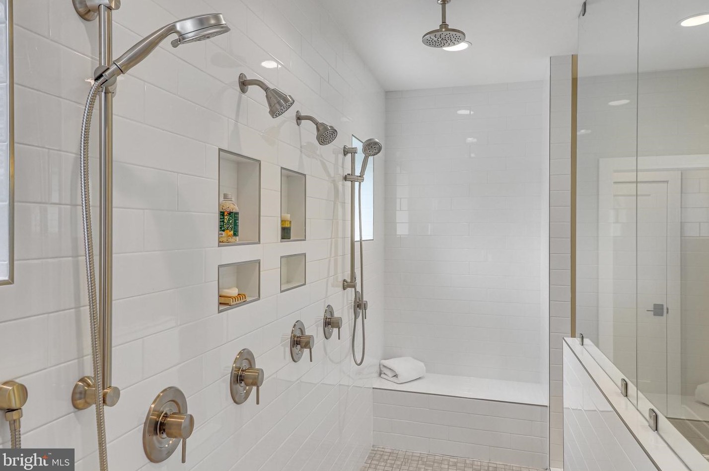 10109 Garrett St, Vienna VA 22181-3148 exterior