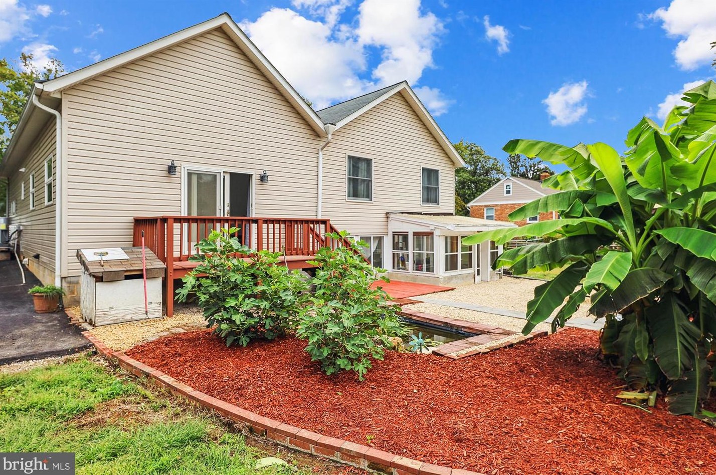 5117 Mount Vernon Memorial Hwy, Alexandria VA  22309-3319 exterior