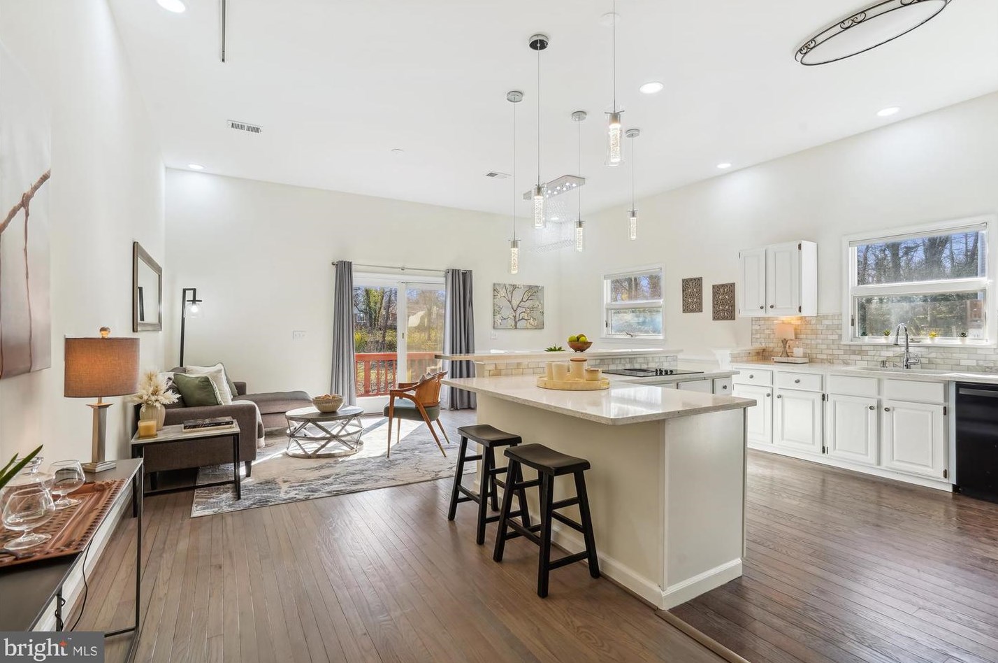 5117 Mount Vernon Memorial Hwy, Alexandria VA  22309-3319 exterior