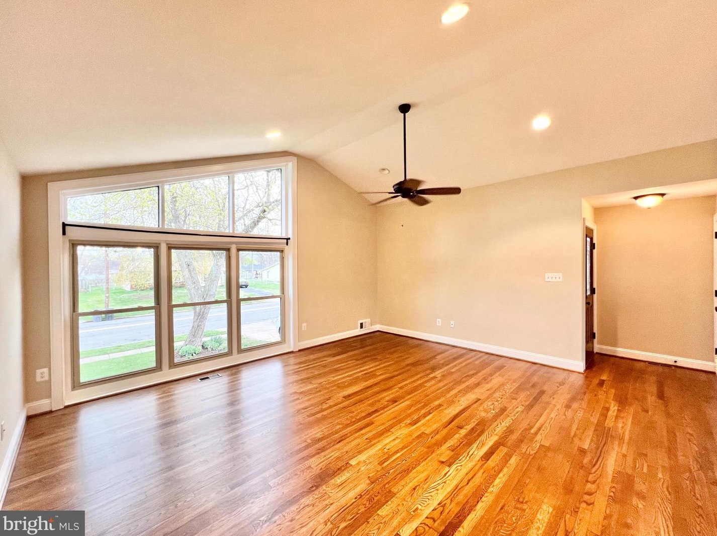 6020 Frontier Dr, Springfield VA  22150-1509 exterior