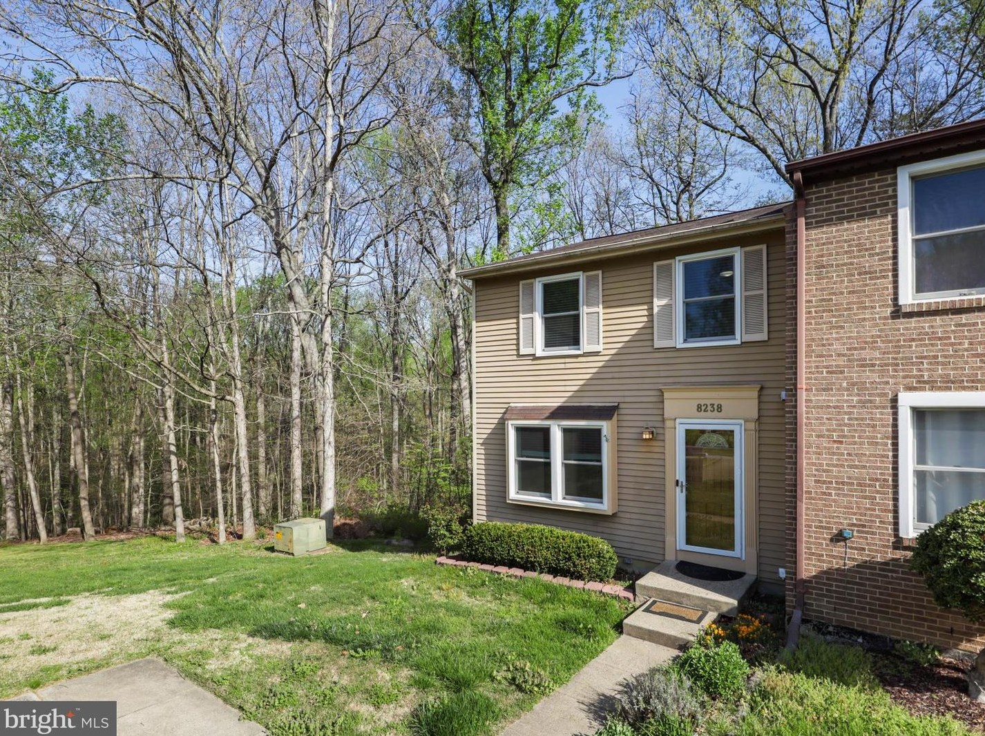 8238 Burning Forest Ct, Springfield VA  22153-3857 exterior