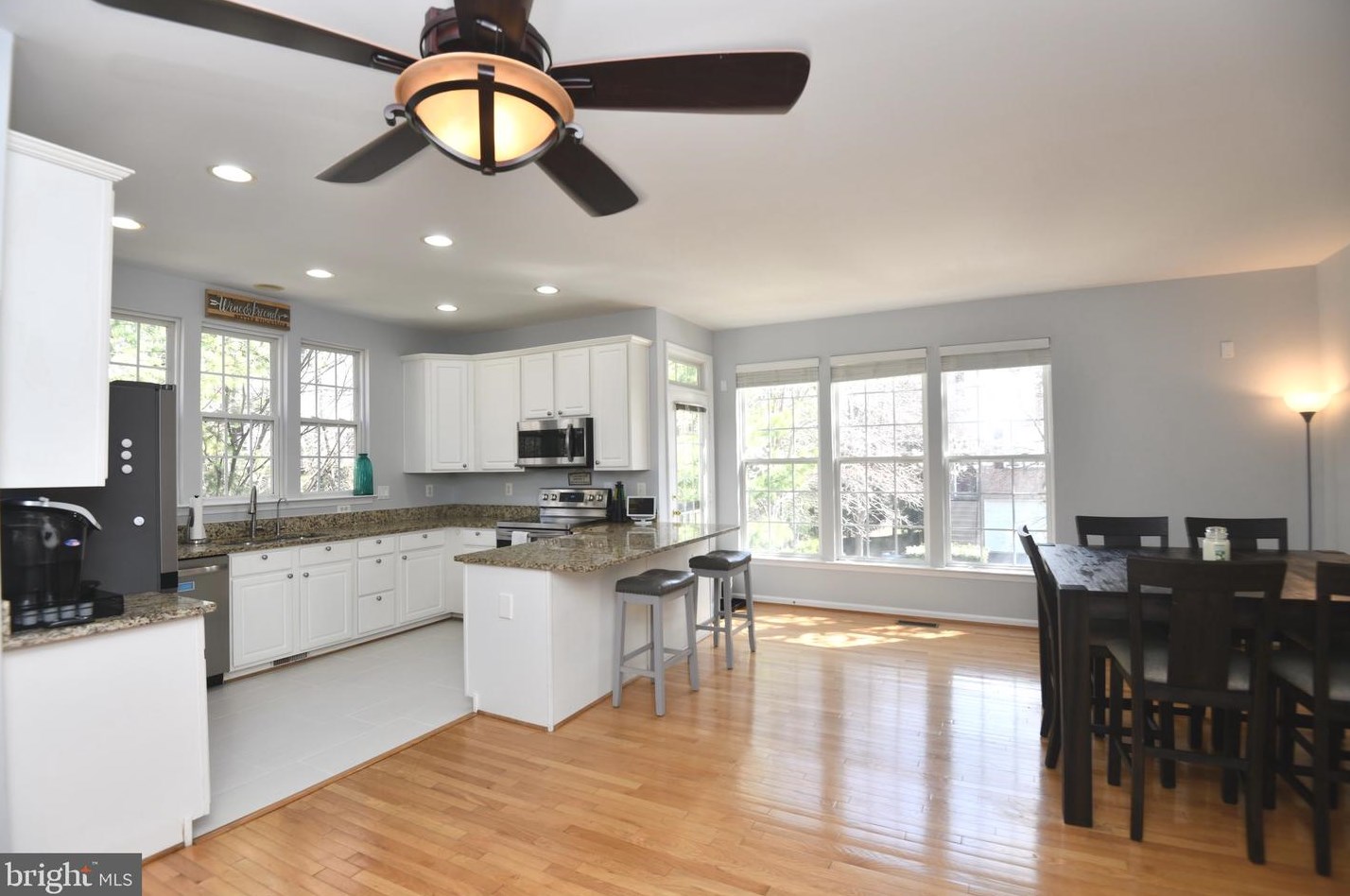 13938 Sawteeth Way, Centreville VA  20121-3032 exterior