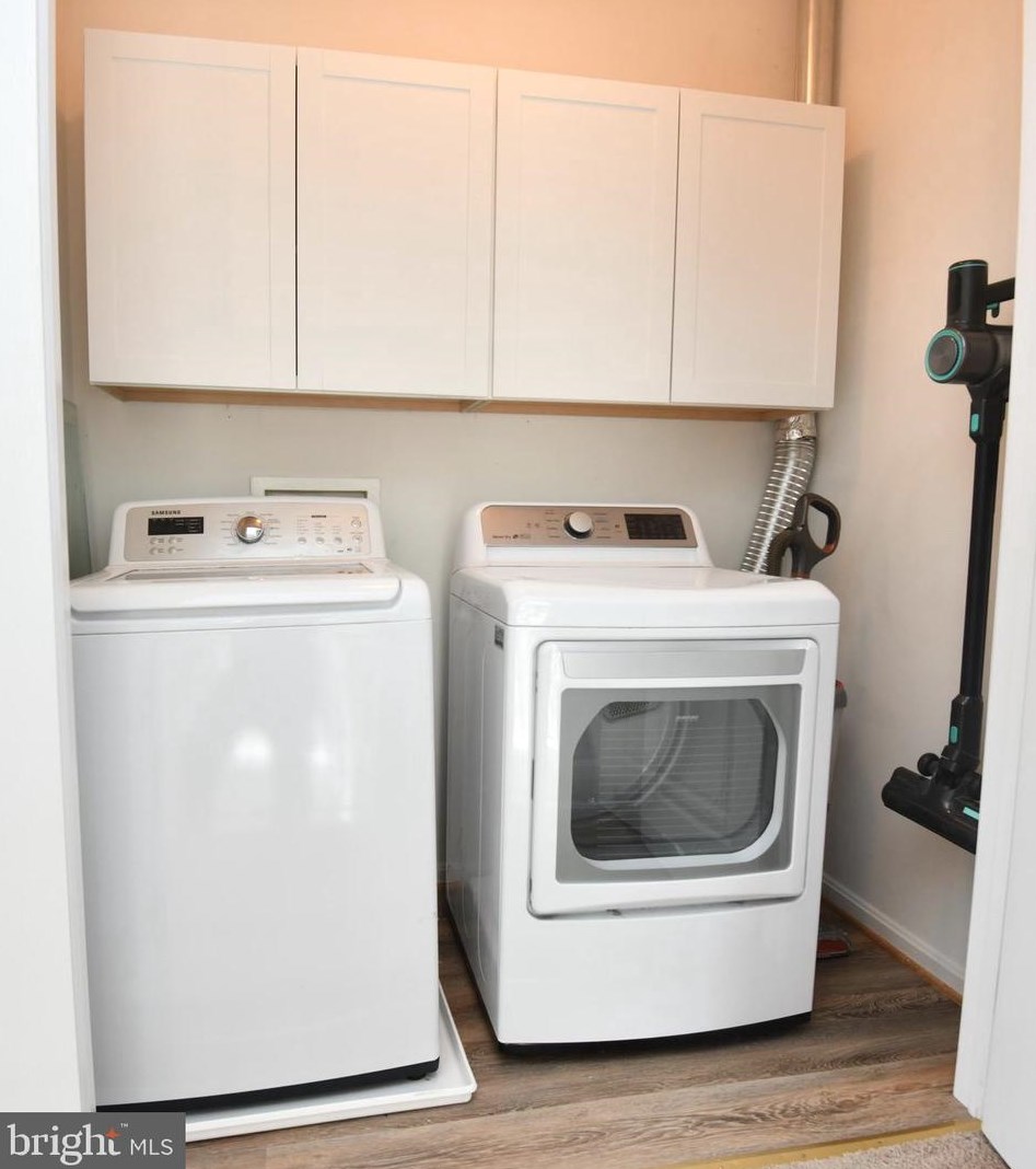 13938 Sawteeth Way, Centreville VA  20121-3032 exterior