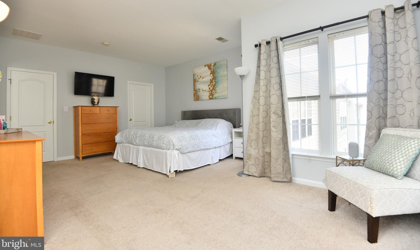 13938 Sawteeth Way, Centreville VA  20121-3032 exterior