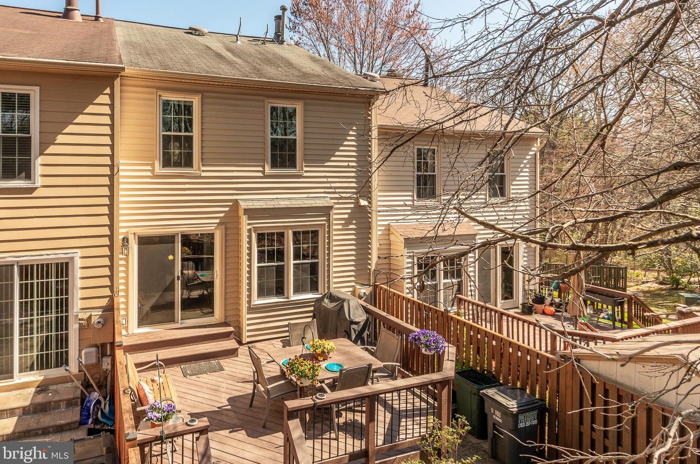 10460 Malone Ct, Fairfax VA 22032-2377 exterior