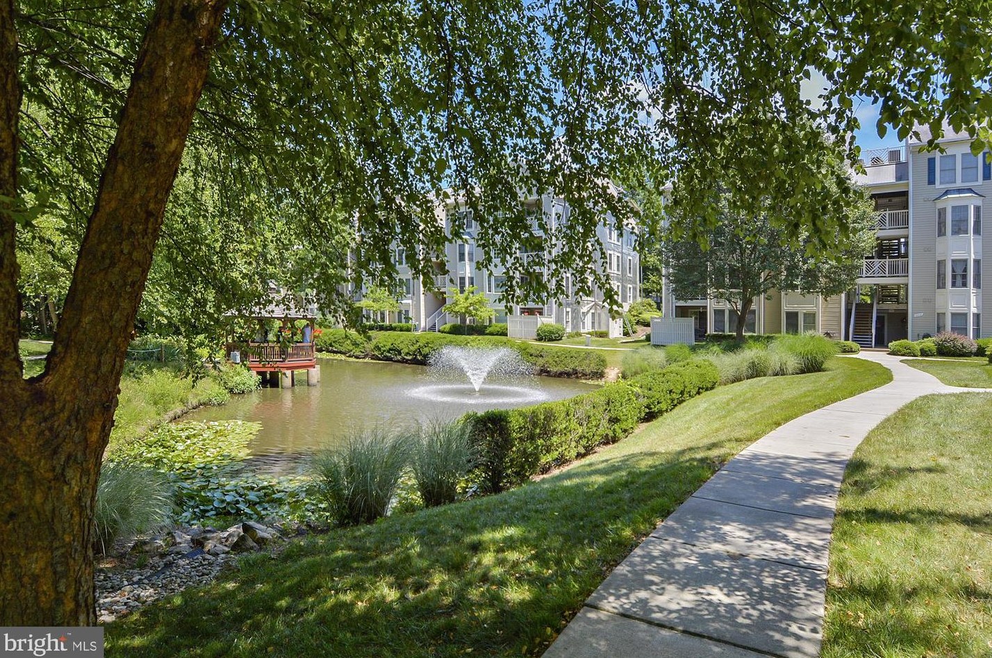 12253 Fairfield House Dr, Fairfax VA  22033-3970 exterior