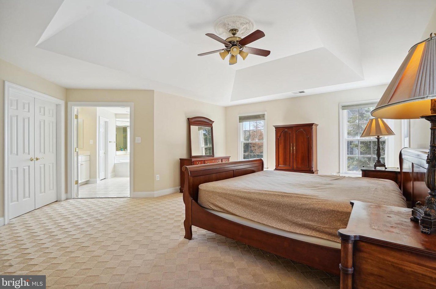 2910 Fox Mill Manor Dr, Vienna VA  22124-1246 exterior