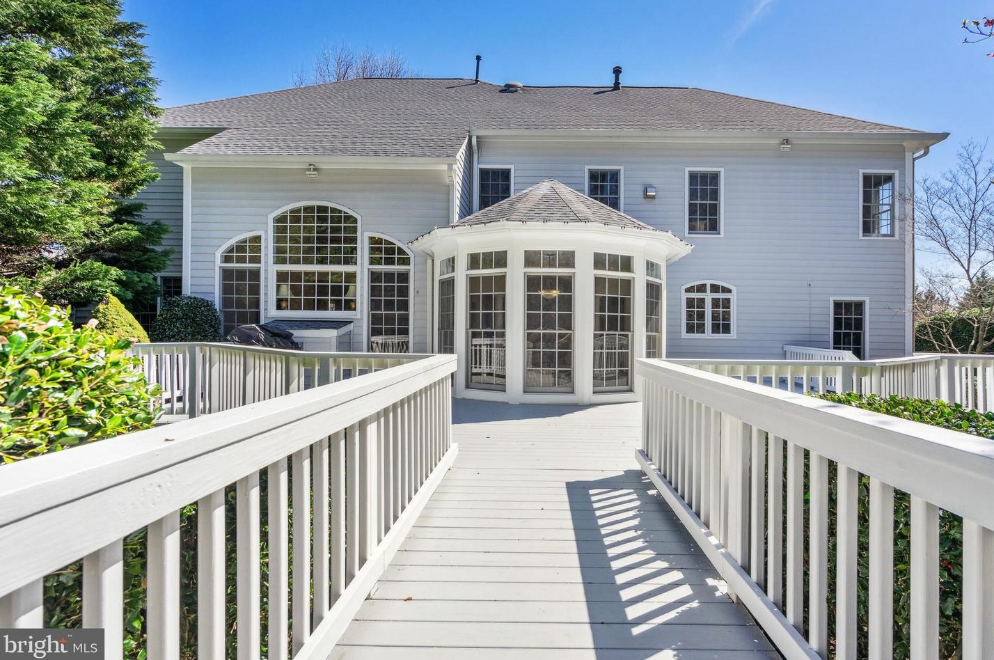 2910 Fox Mill Manor Dr, Vienna VA  22124-1246 exterior