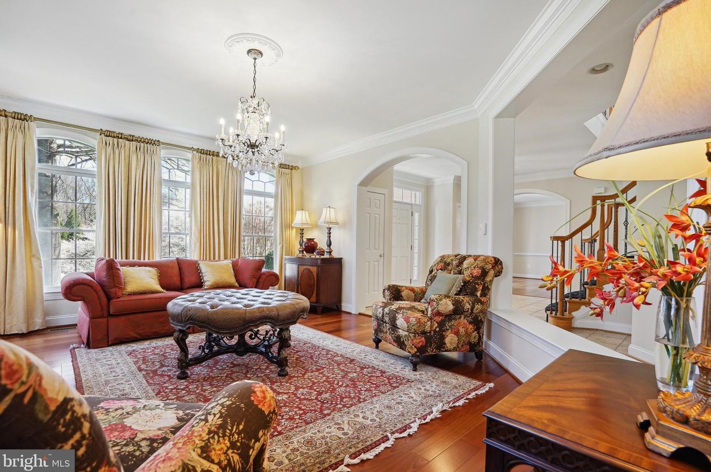 2910 Fox Mill Manor Dr, Vienna VA  22124-1246 exterior