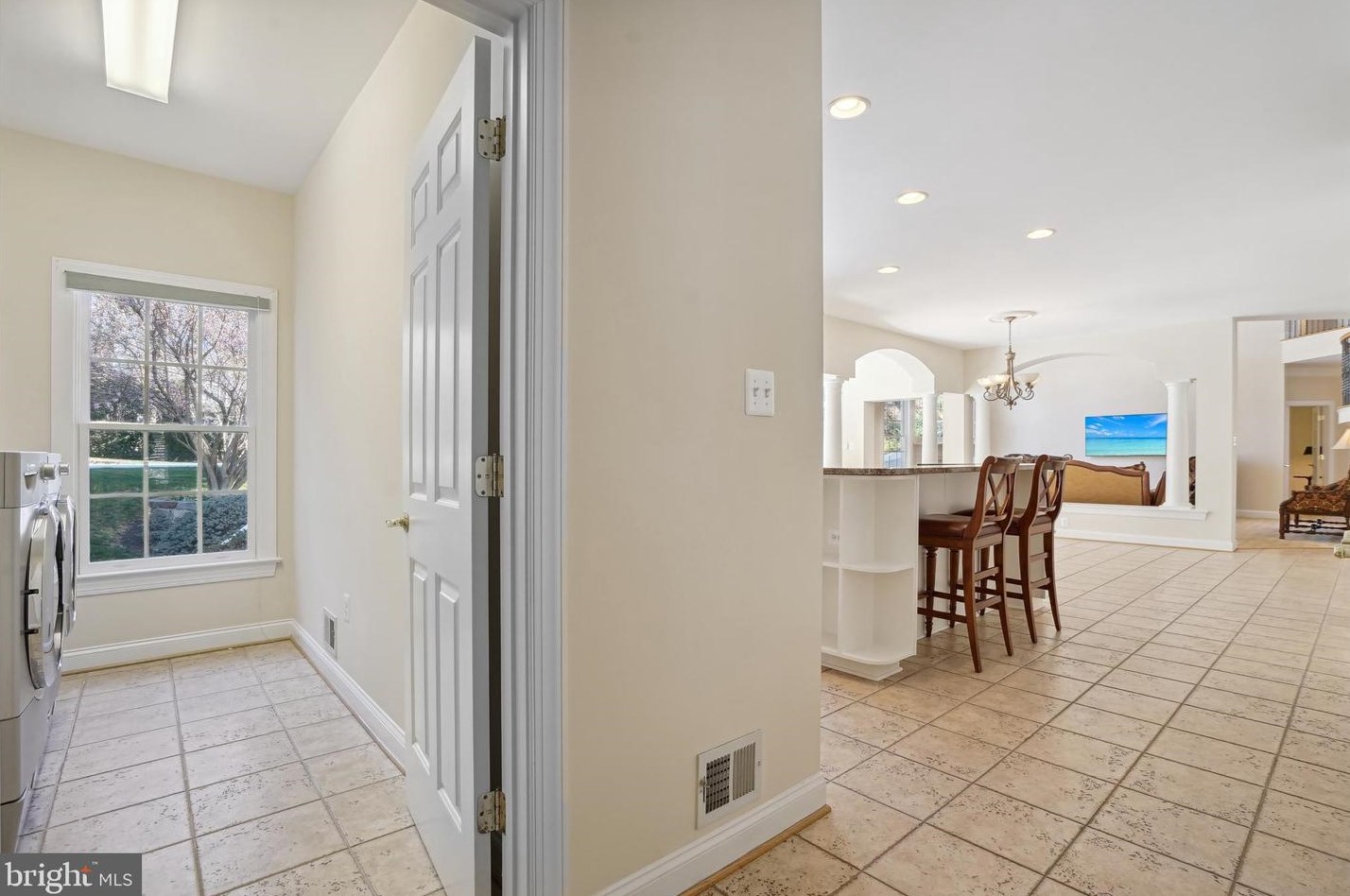 2910 Fox Mill Manor Dr, Vienna VA  22124-1246 exterior