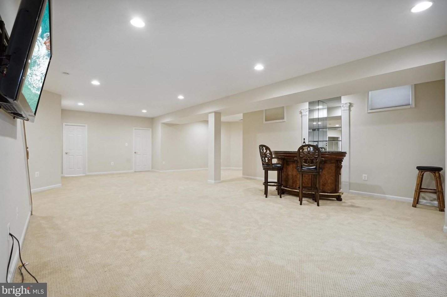 2910 Fox Mill Manor Dr, Vienna VA  22124-1246 exterior