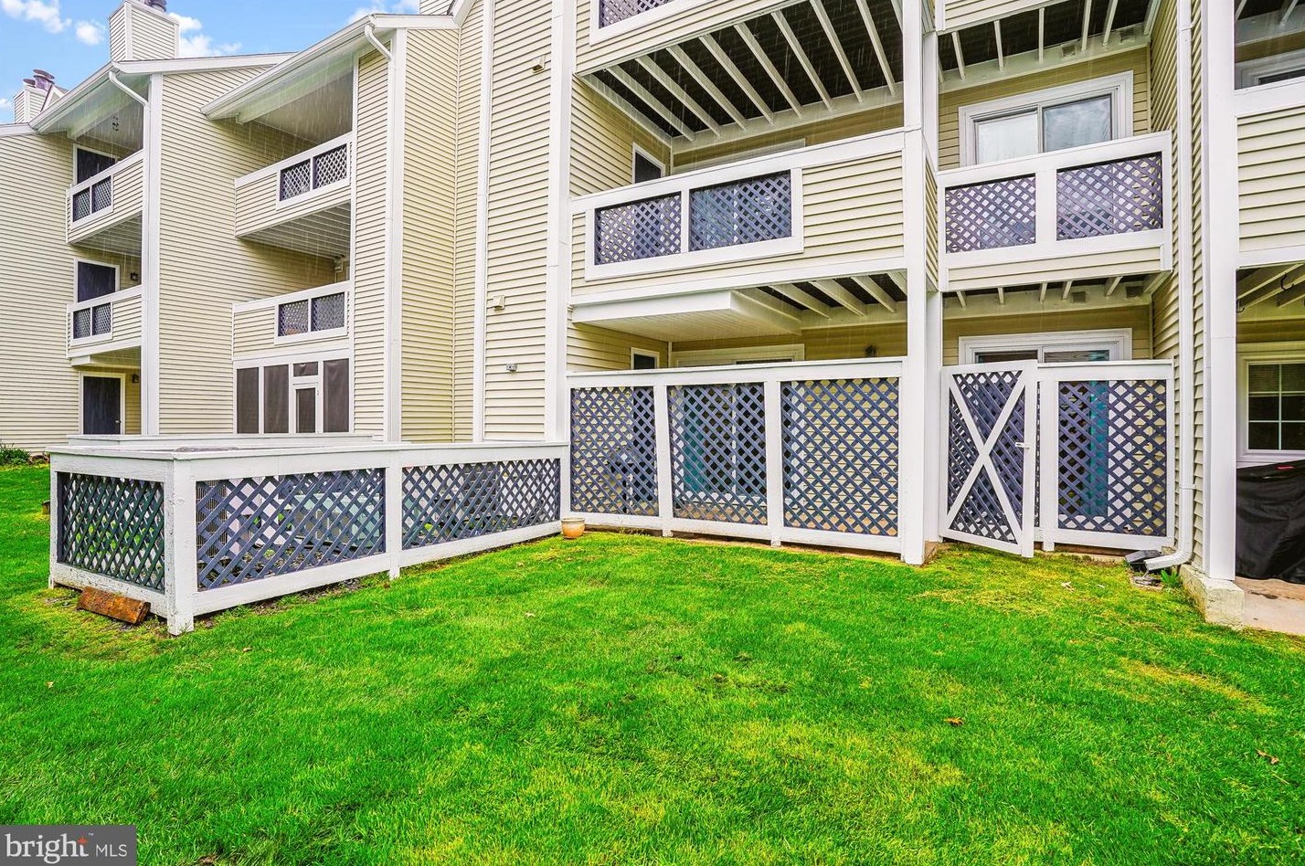 12950 Grays Pointe Rd, Fairfax VA 22033-2154 exterior