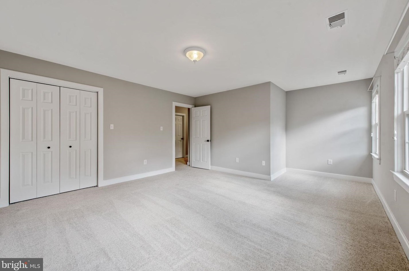 2821 Rifle Ridge Rd, Vienna VA  22124-1204 exterior