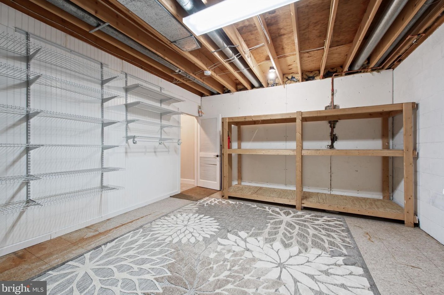 2821 Rifle Ridge Rd, Vienna VA  22124-1204 exterior