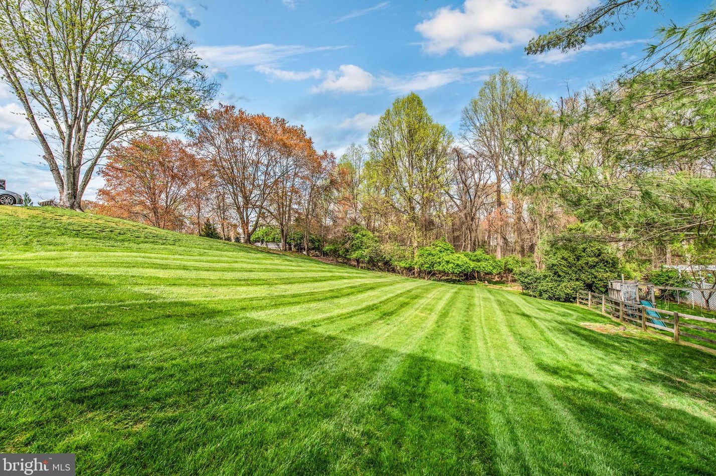 2821 Rifle Ridge Rd, Vienna VA  22124-1204 exterior