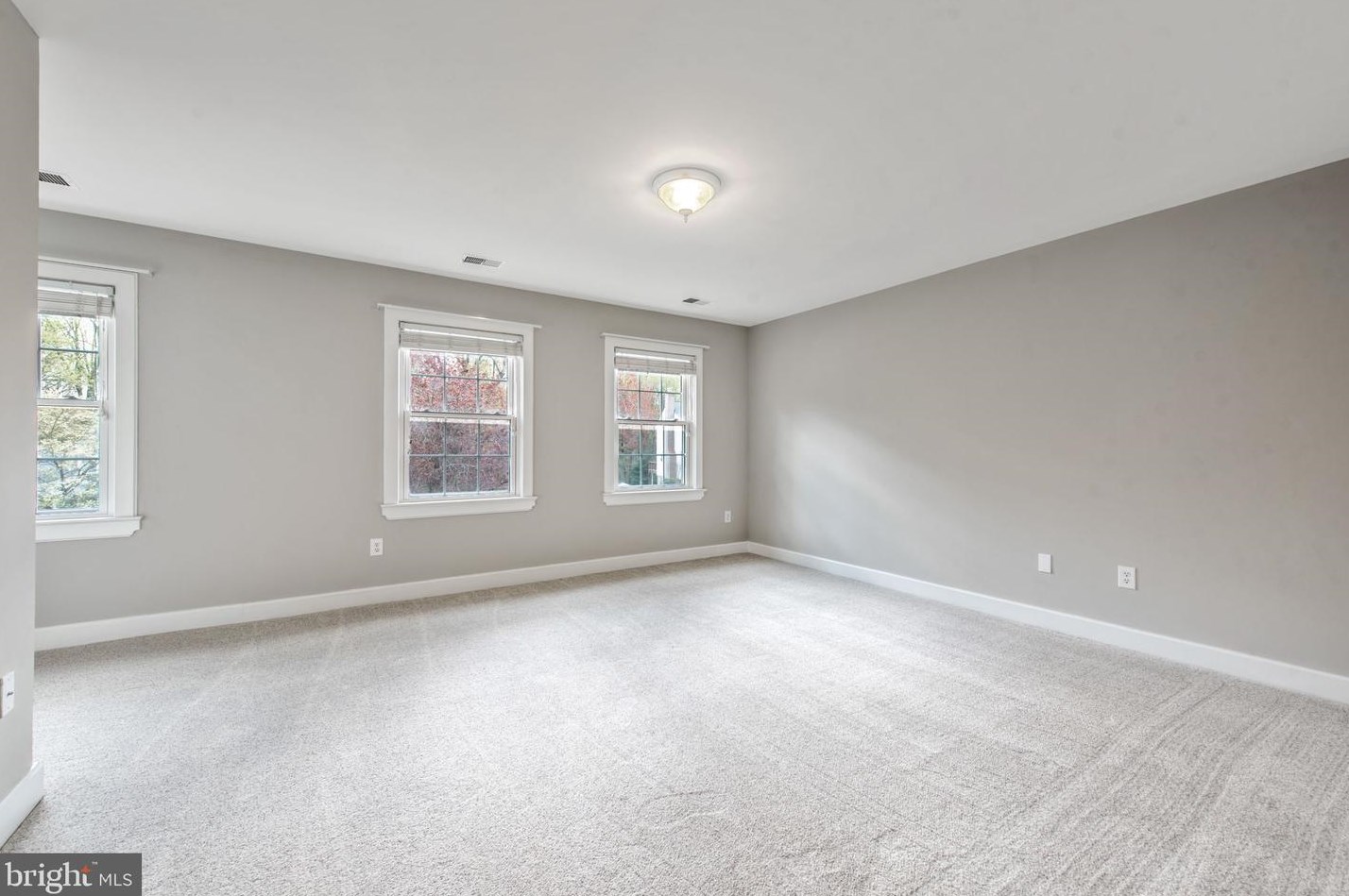 2821 Rifle Ridge Rd, Vienna VA  22124-1204 exterior